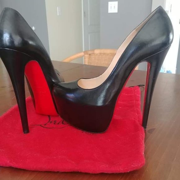 Christian Louboutin Daffodile - Picture 1 of 4